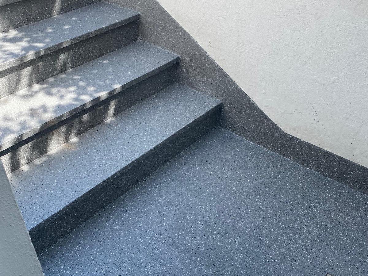 Treppenpodest mit Entwässerung